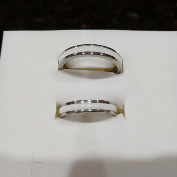 NWT His & Hers Wedding Band Set - Picture 1 of 7